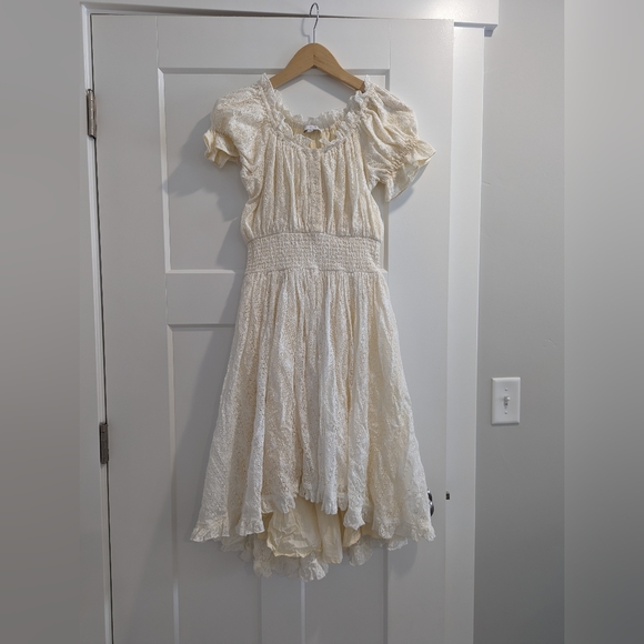 Esmee Cream Dress Size Small - Picture 2 of 6
